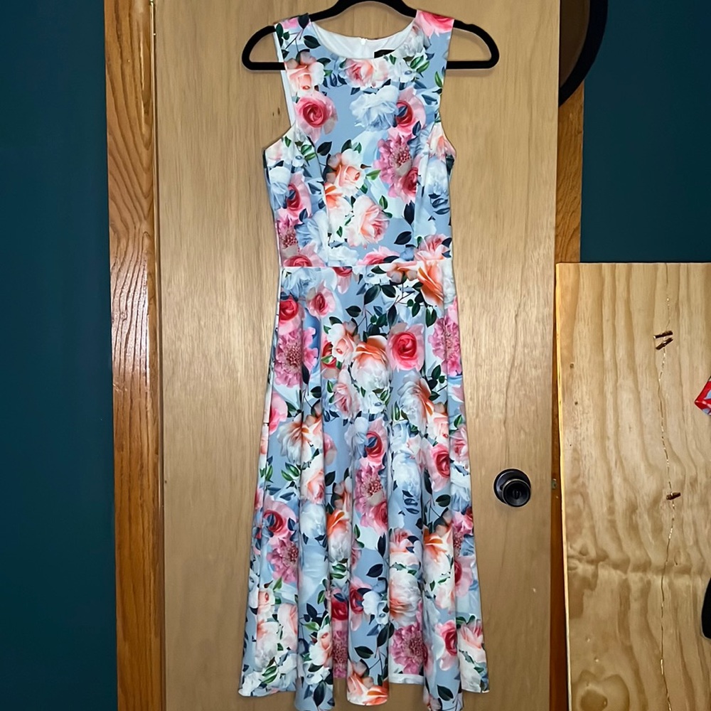 Tall Paper Dolls London Floral Dress. US size 4.